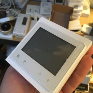 Termostat pro 4 trubkový fancoil FCU Bac-002-elw