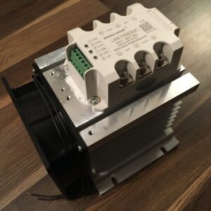 LSA Jednofázový solid state AC regulátor napětí 220/380V 200A s chladičem a ventilátorem